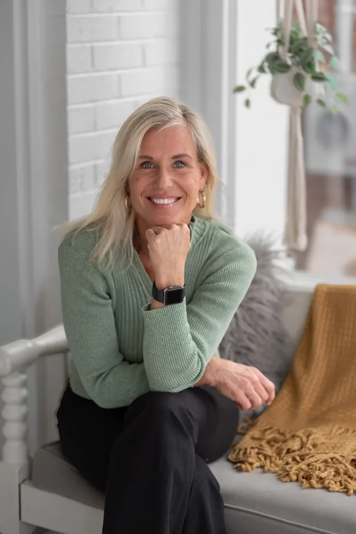 Lydia Knorr, Author